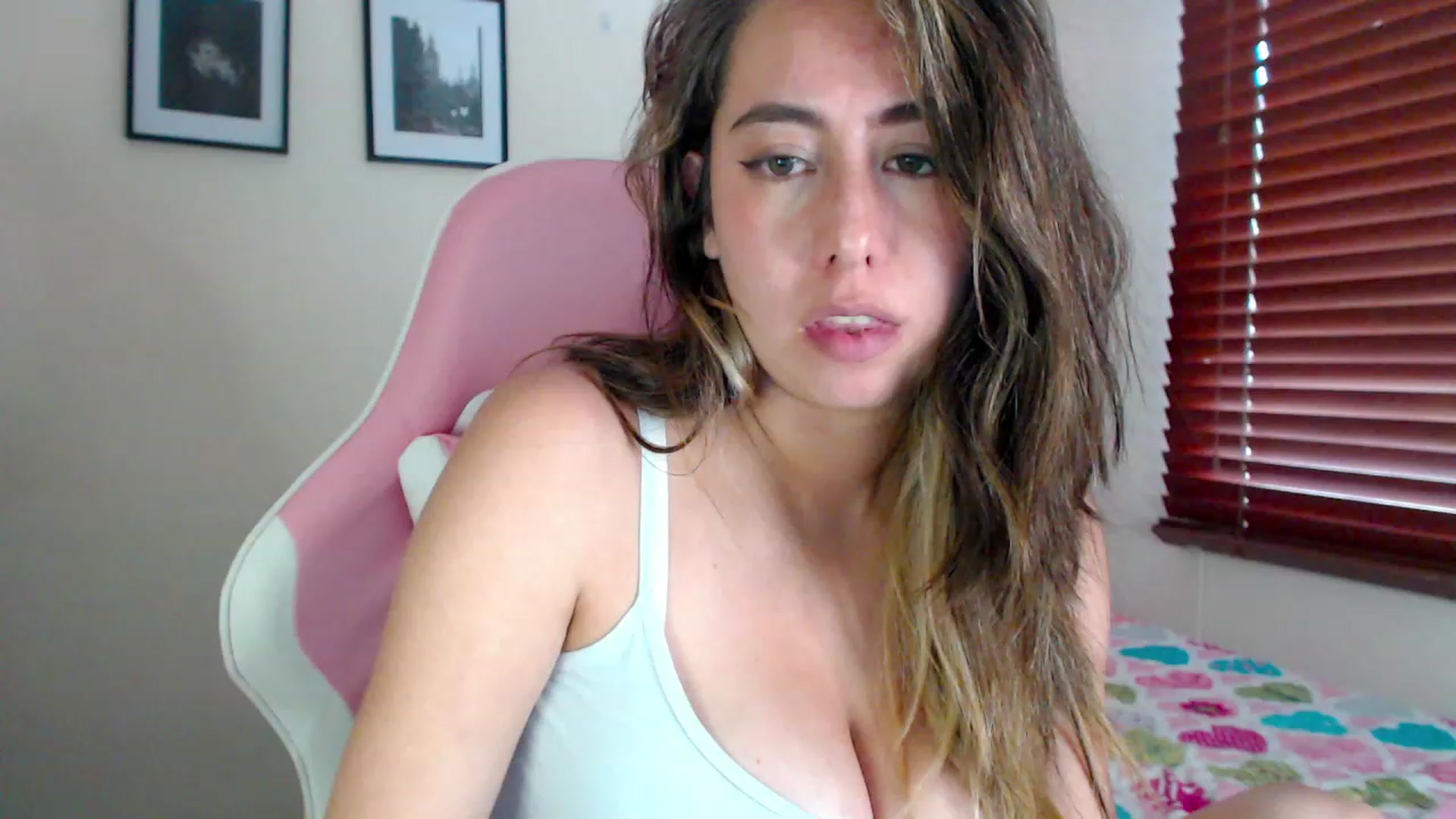 Gallery image thumbnail from RubyJane_'s myfreecams stream on, 12/05/2023, 18:16 image 20 of 20