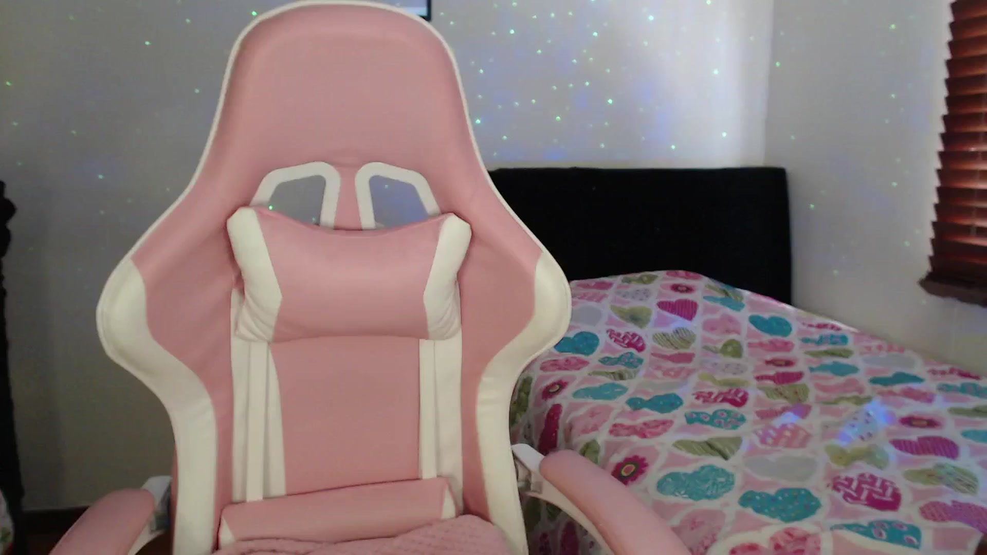 Gallery image thumbnail from RubyJane_'s myfreecams stream on, 07/06/2024, 17:27 image 14 of 20