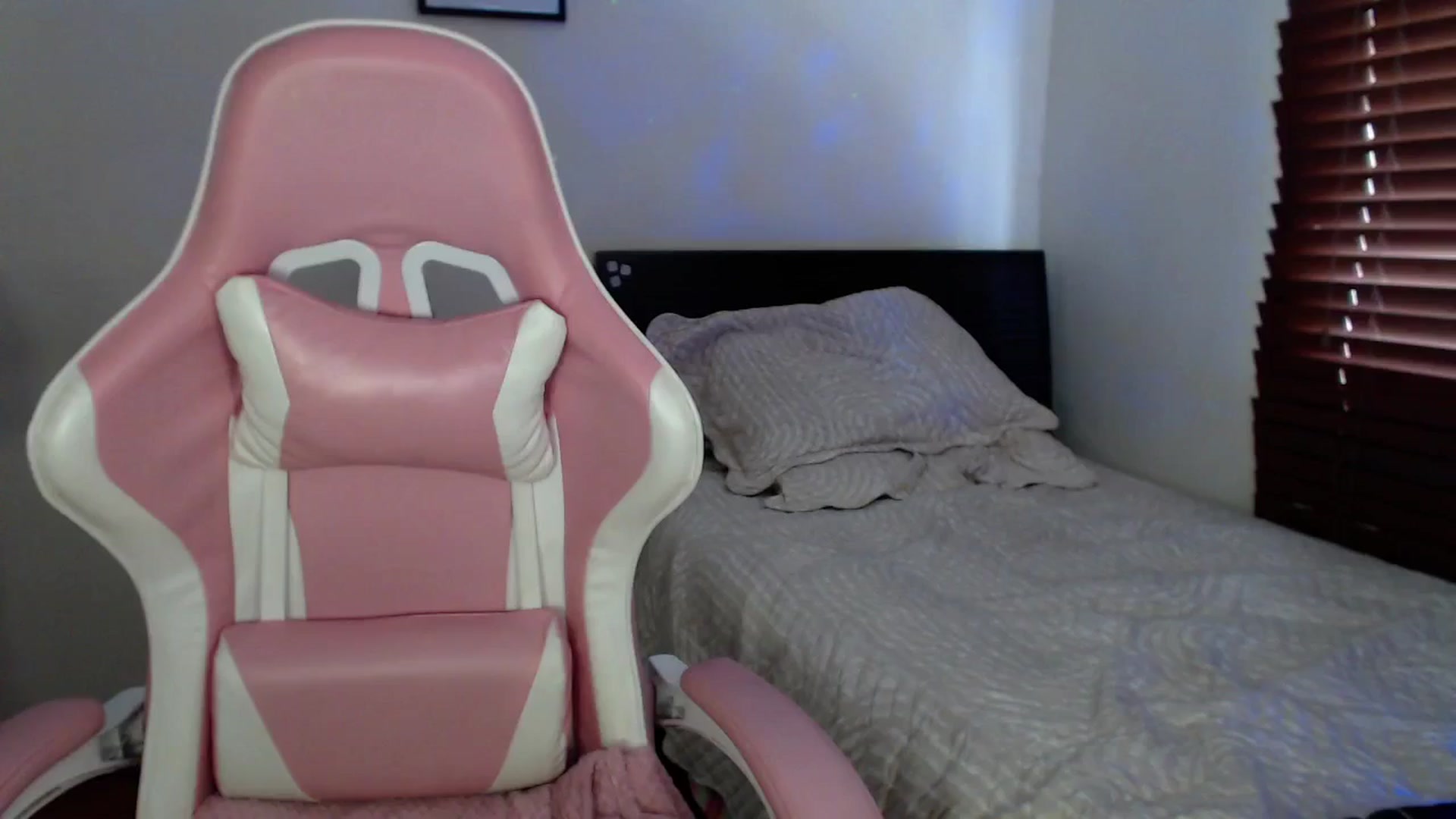 Gallery image thumbnail from RubyJane_'s myfreecams stream on, 02/21/2025, 18:22 image 13 of 20