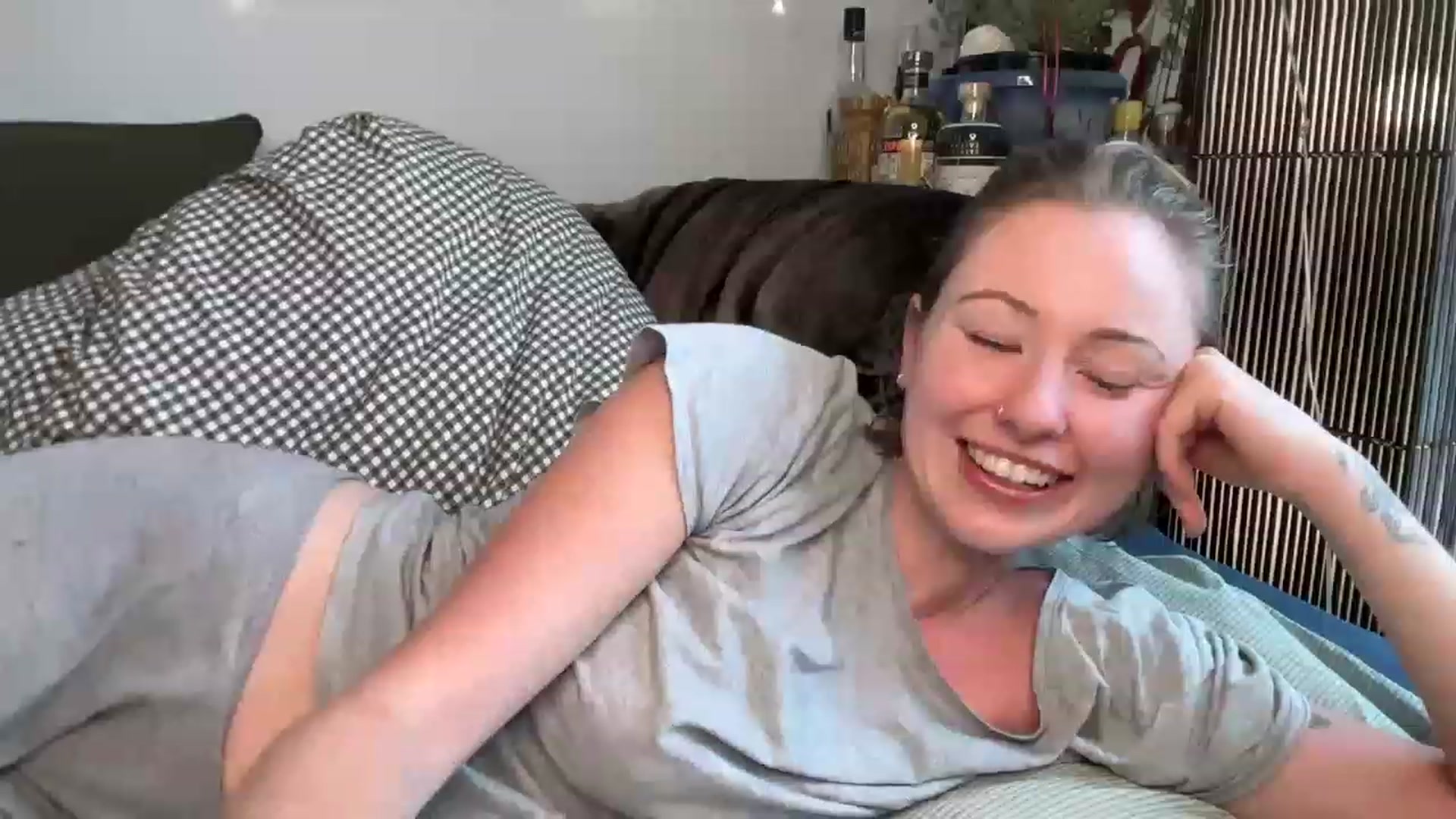 Gallery image thumbnail from RubyRosa's myfreecams stream on, 01/13/2023, 03:41 image 6 of 20