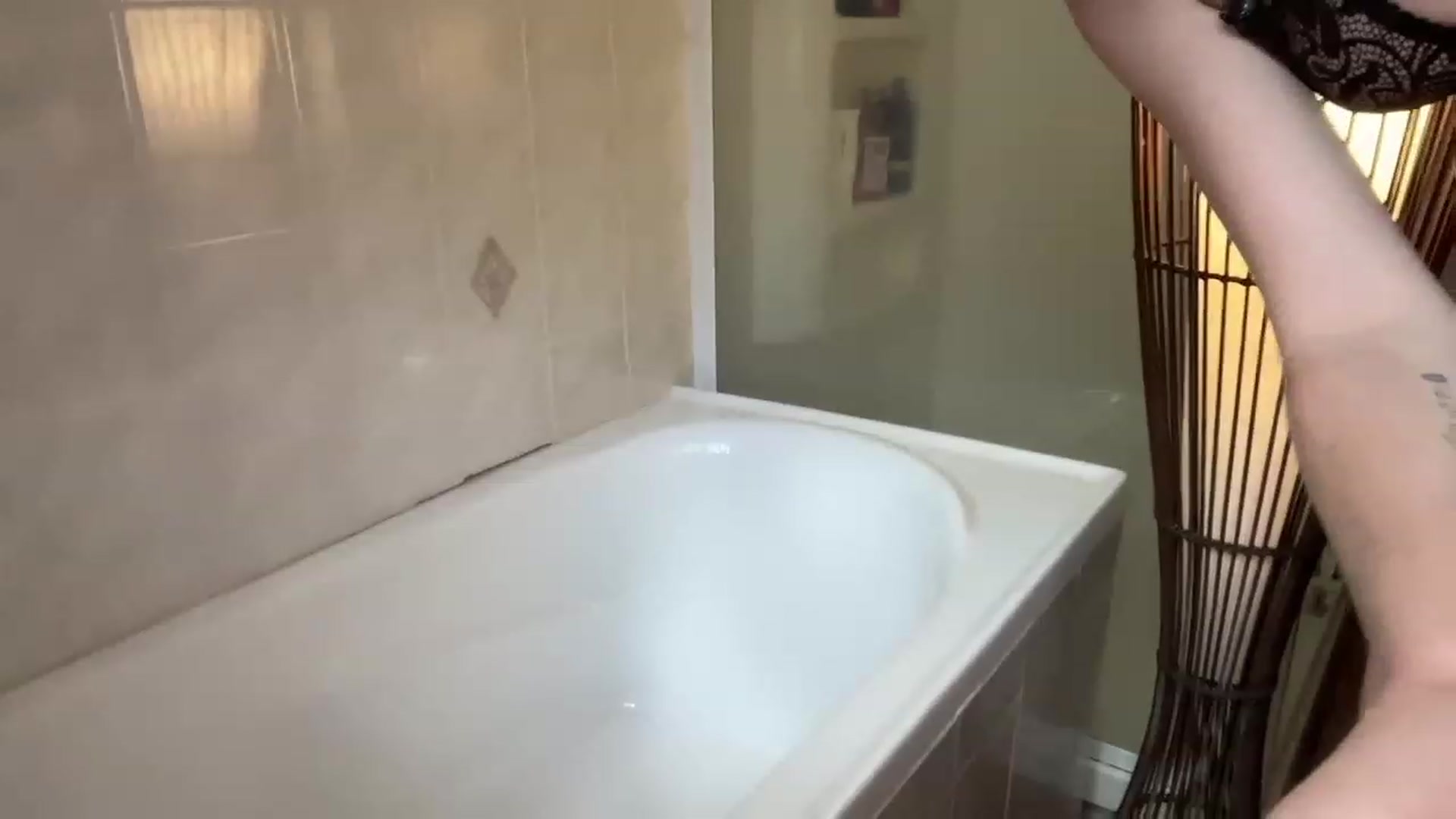 Gallery image thumbnail from RubyRosa's myfreecams stream on, 03/02/2023, 03:45 image 15 of 20
