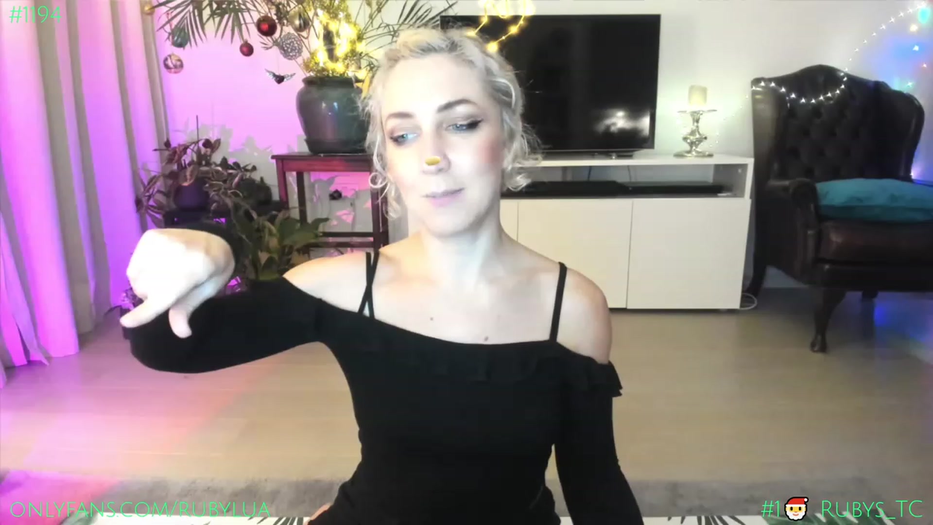 Gallery image thumbnail from Ruby_Lua's myfreecams stream on, 12/10/2022, 21:33 image 10 of 20