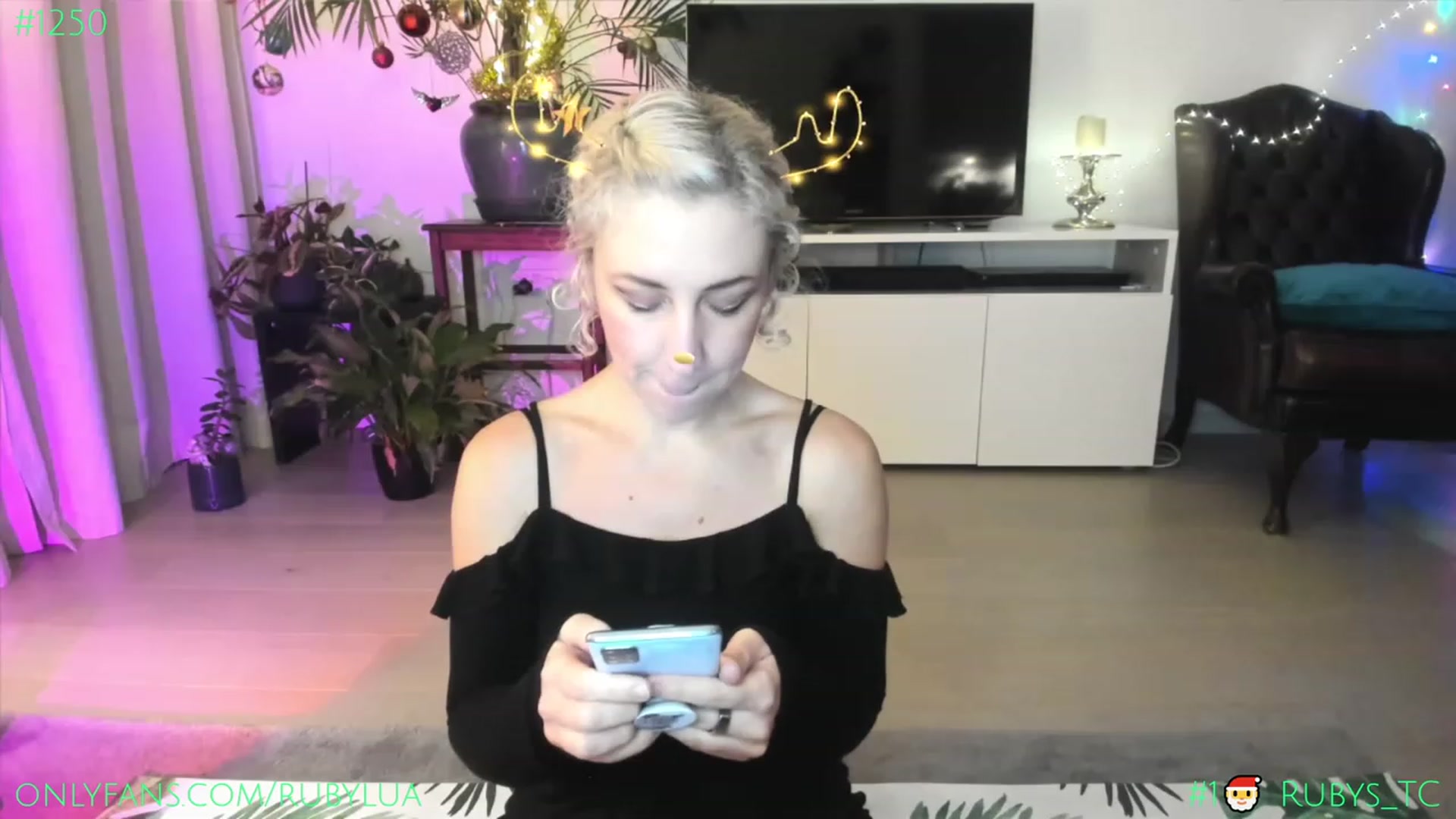 Gallery image thumbnail from Ruby_Lua's myfreecams stream on, 12/10/2022, 21:33 image 4 of 20