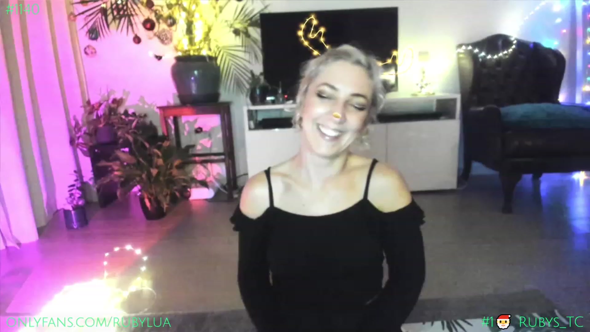 Gallery image thumbnail from Ruby_Lua's myfreecams stream on, 12/10/2022, 21:33 image 18 of 20