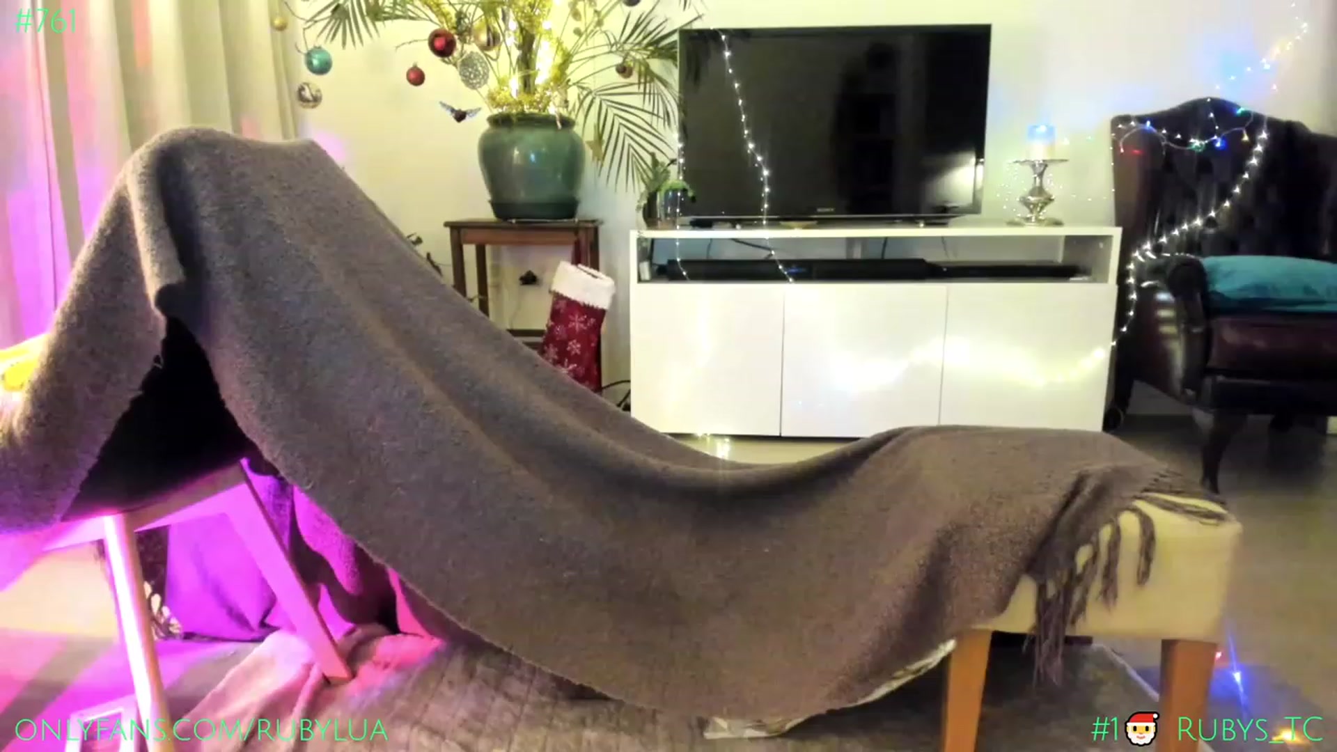 Gallery image thumbnail from Ruby_Lua's myfreecams stream on, 12/18/2022, 24:10 image 8 of 20