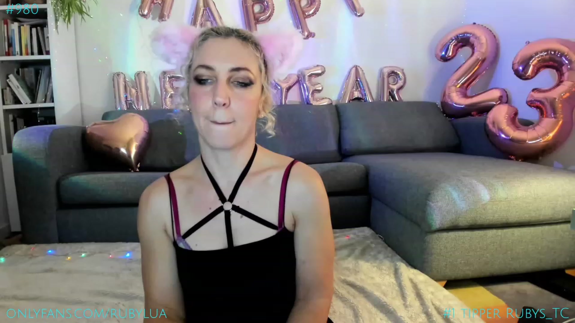Gallery image thumbnail from Ruby_Lua's myfreecams stream on, 12/31/2022, 23:47 image 11 of 20