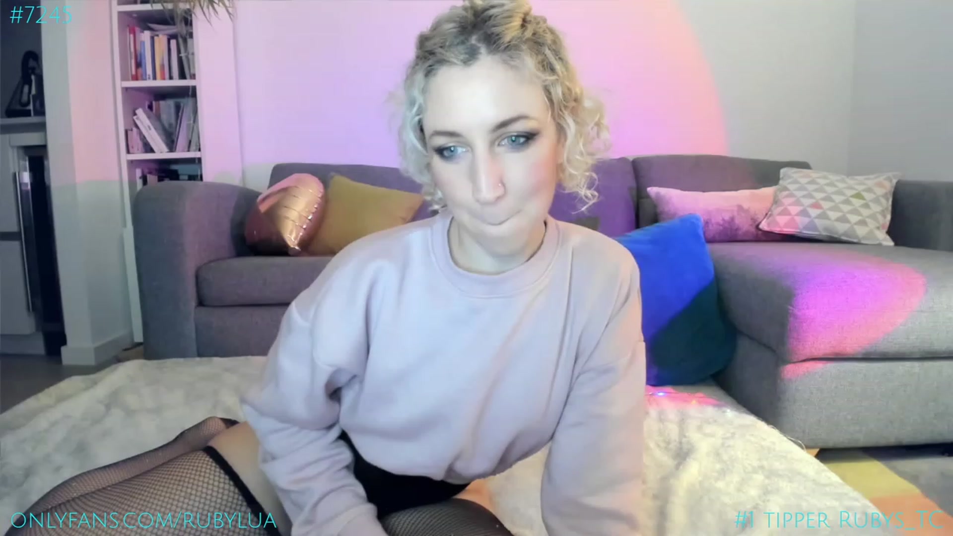 Gallery image thumbnail from Ruby_Lua's myfreecams stream on, 01/06/2023, 22:44 image 3 of 20