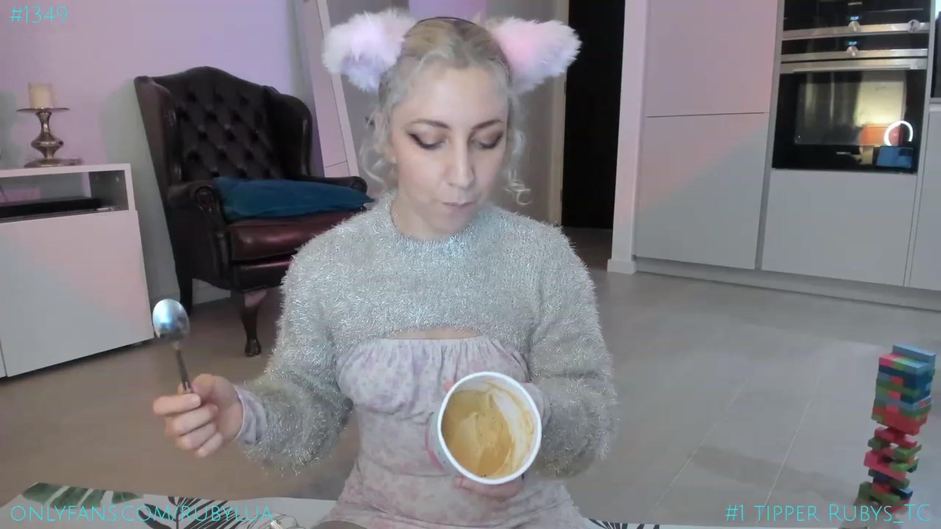 Gallery image thumbnail from Ruby_Lua's myfreecams stream on, 01/27/2023, 21:50 image 20 of 20