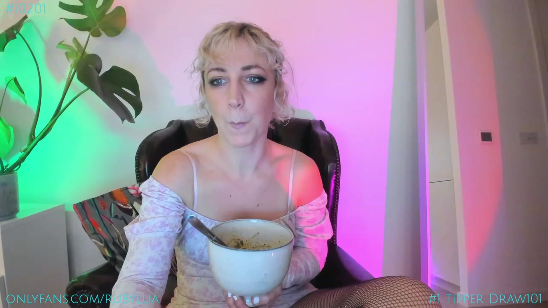 Gallery image thumbnail from Ruby_Lua's myfreecams stream on, 02/24/2023, 23:58 image 1 of 20