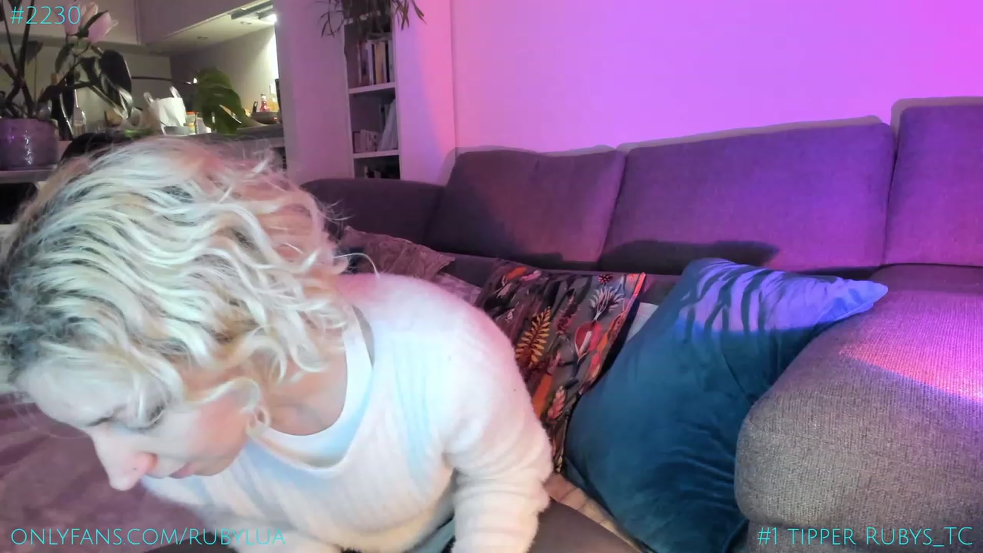 Gallery image thumbnail from Ruby_Lua's myfreecams stream on, 03/22/2023, 22:17 image 1 of 20