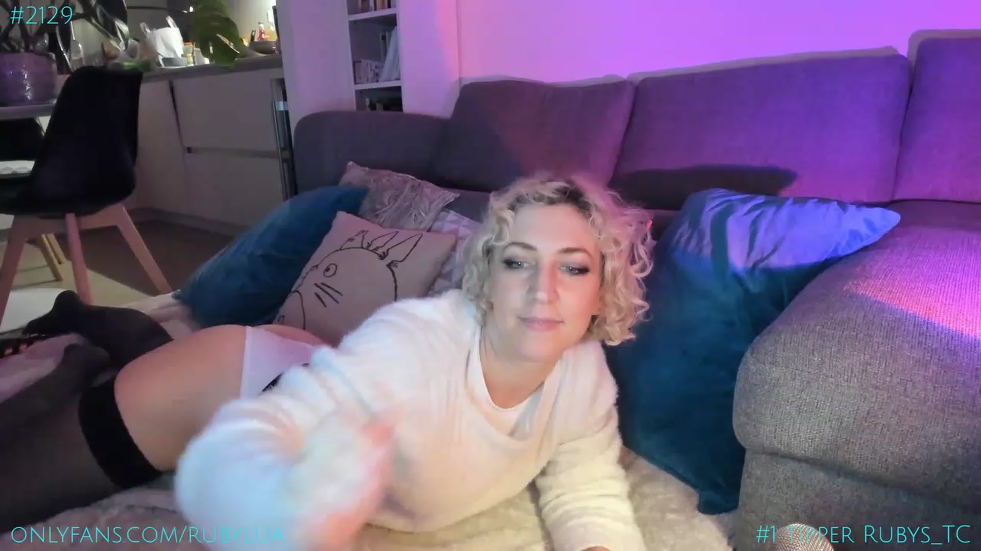 Gallery image thumbnail from Ruby_Lua's myfreecams stream on, 03/22/2023, 22:17 image 9 of 20