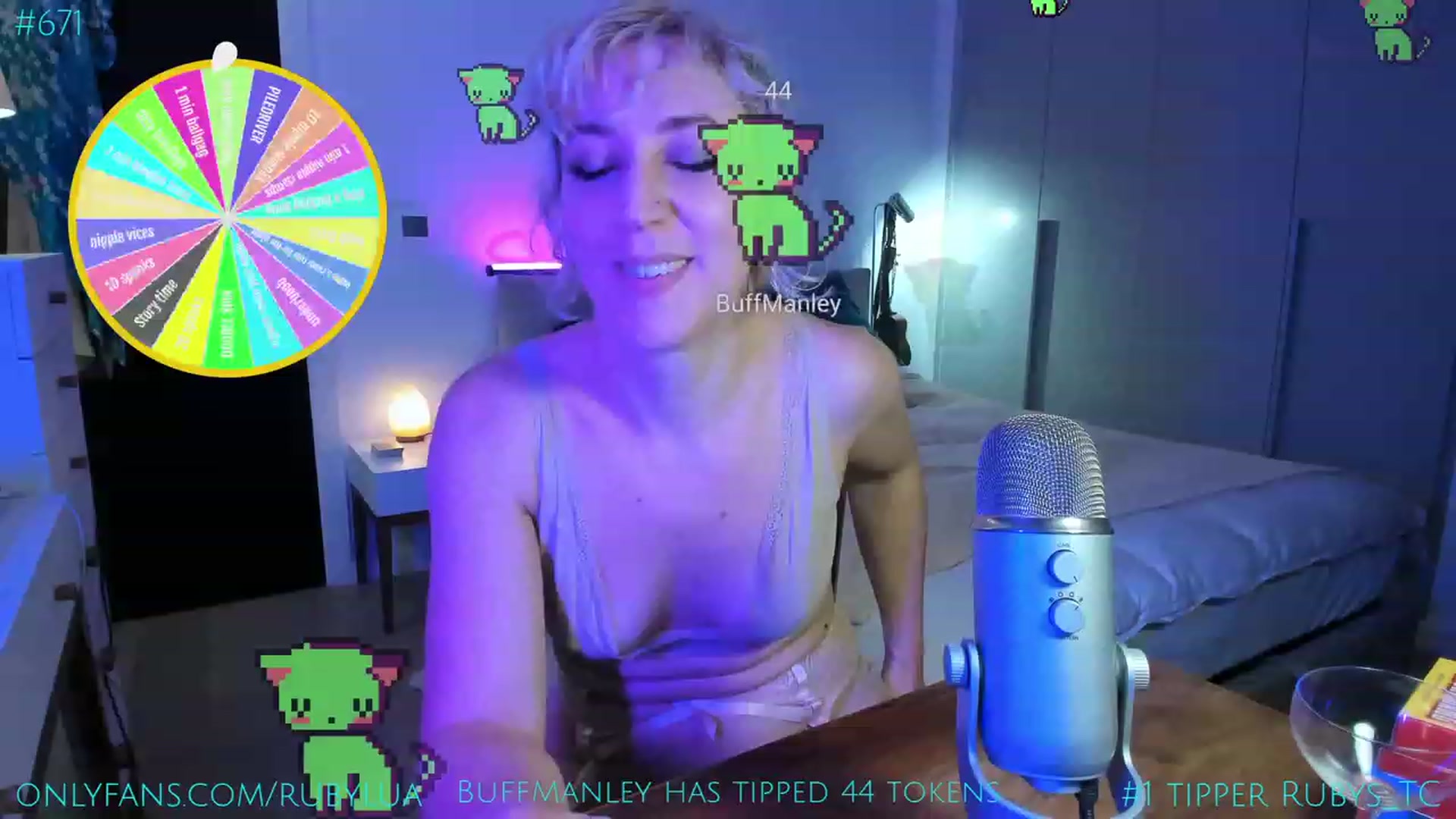 Gallery image thumbnail from Ruby_Lua's myfreecams stream on, 04/15/2023, 24:38 image 16 of 20