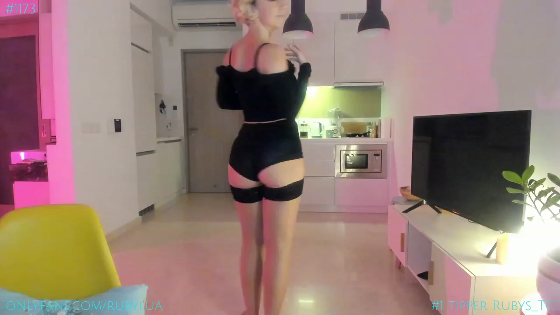 Gallery image thumbnail from Ruby_Lua's myfreecams stream on, 05/27/2023, 11:05 image 2 of 20