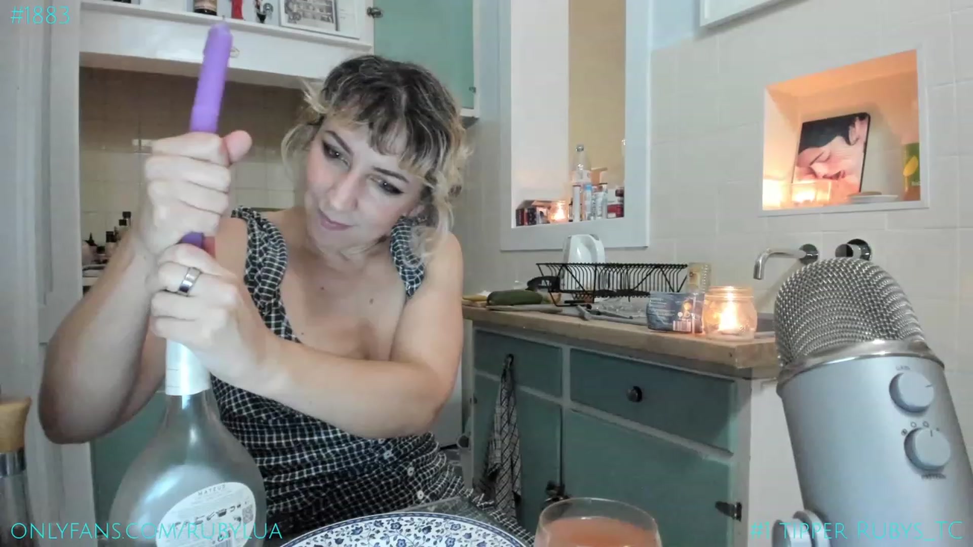 Gallery image thumbnail from Ruby_Lua's myfreecams stream on, 09/12/2023, 19:39 image 18 of 20