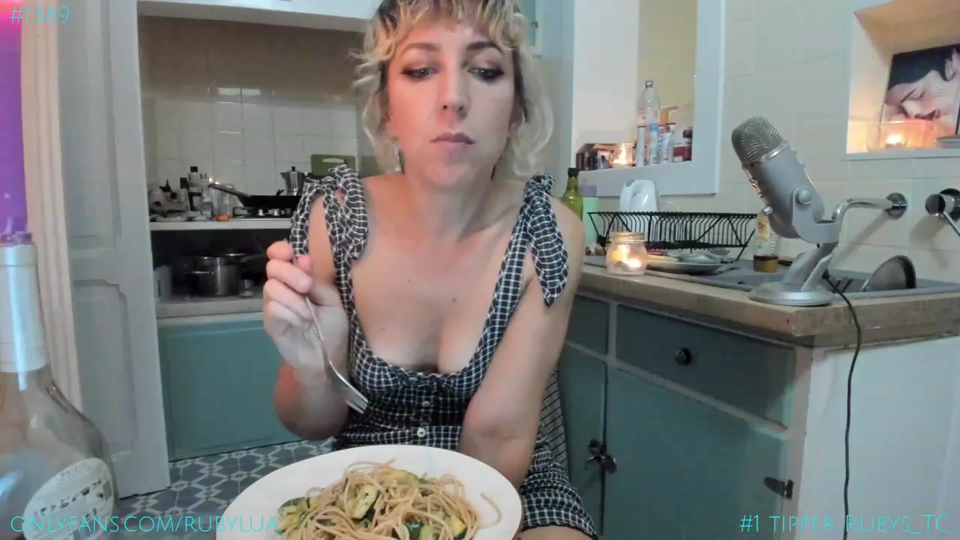 Gallery image thumbnail from Ruby_Lua's myfreecams stream on, 09/12/2023, 21:13 image 20 of 20