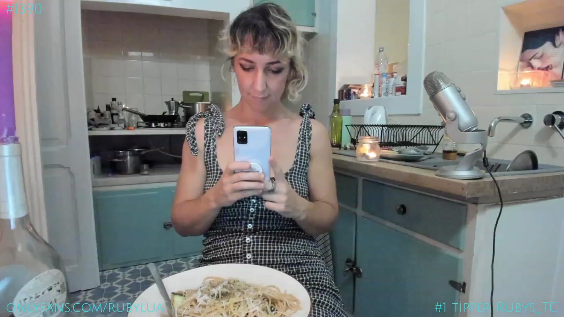 Gallery image thumbnail from Ruby_Lua's myfreecams stream on, 09/12/2023, 21:13 image 19 of 20