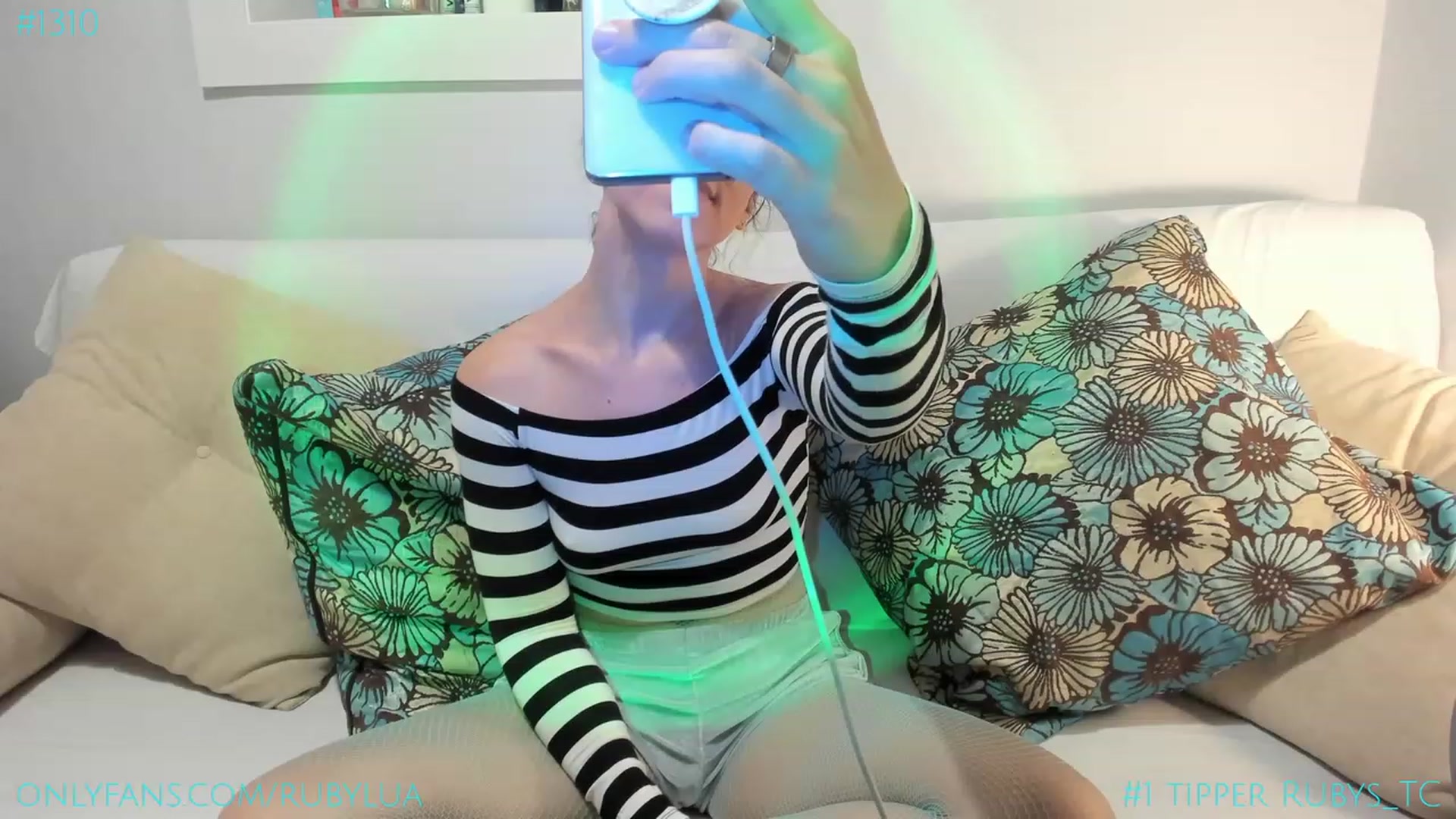 Gallery image thumbnail from Ruby_Lua's myfreecams stream on, 09/14/2023, 19:53 image 1 of 20