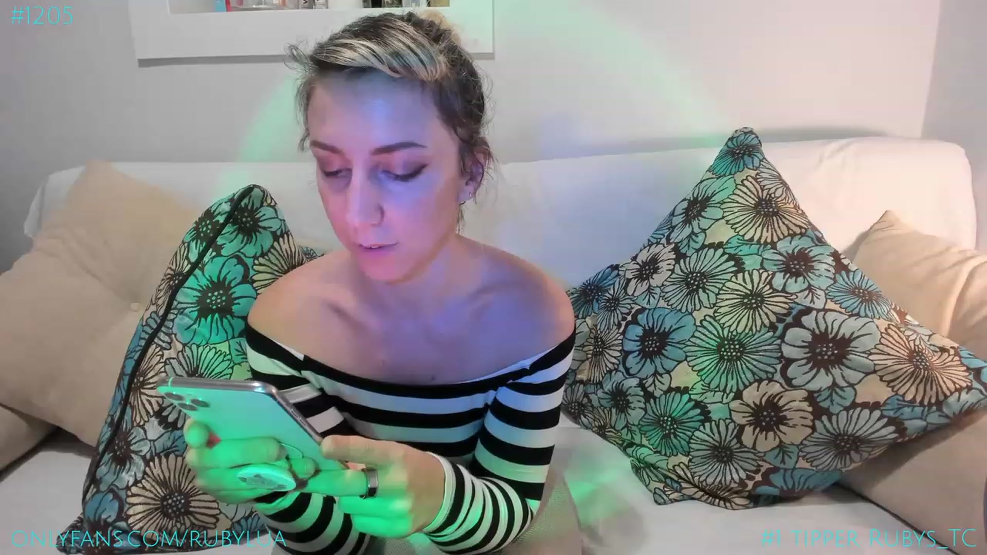 Gallery image thumbnail from Ruby_Lua's myfreecams stream on, 09/14/2023, 21:57 image 6 of 20