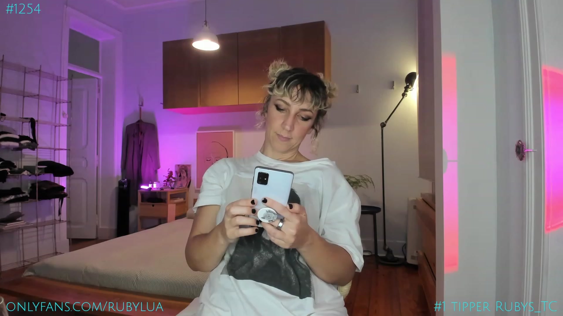 Gallery image thumbnail from Ruby_Lua's myfreecams stream on, 09/22/2023, 20:02 image 20 of 20