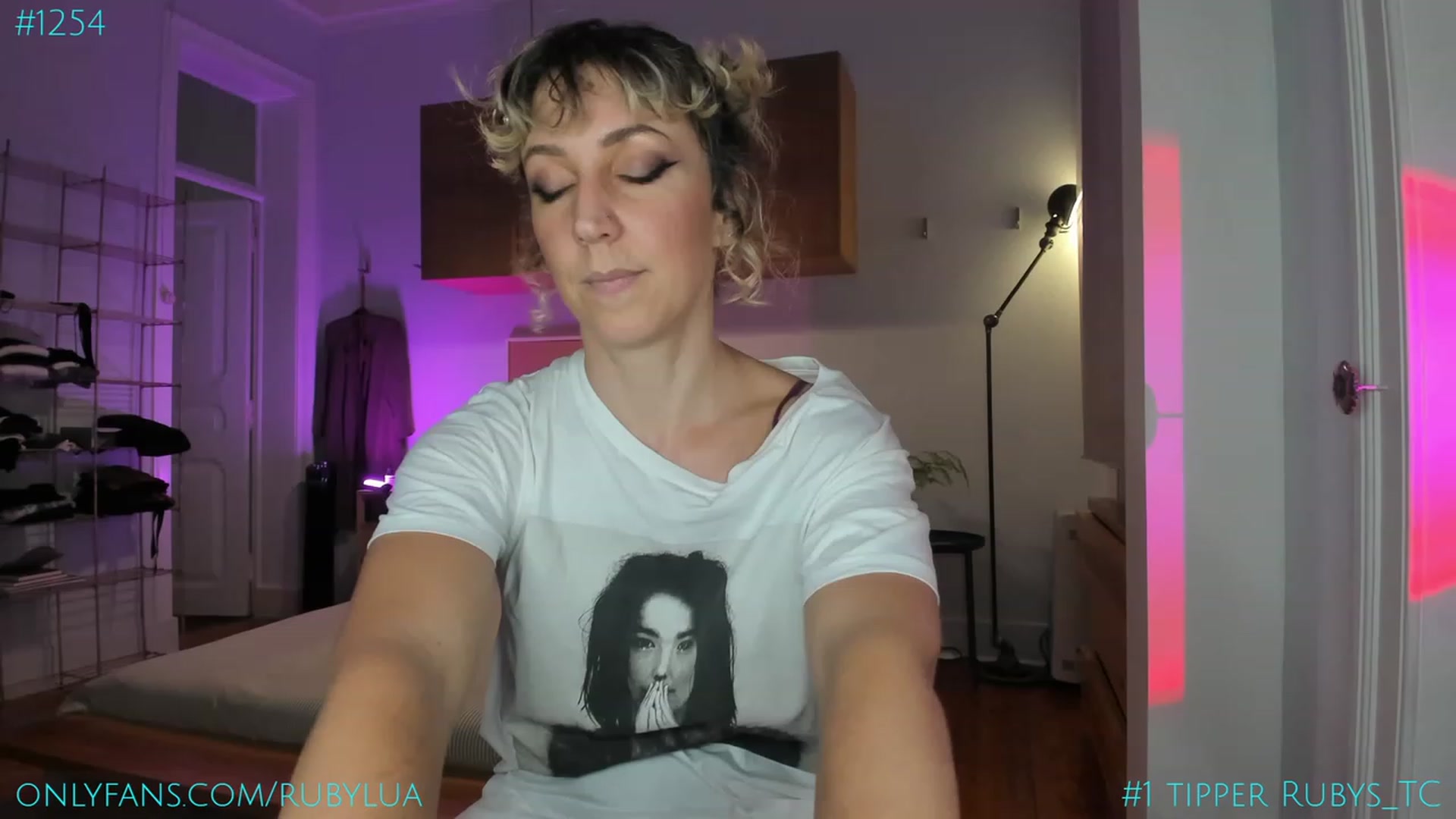 Gallery image thumbnail from Ruby_Lua's myfreecams stream on, 09/22/2023, 20:02 image 10 of 20