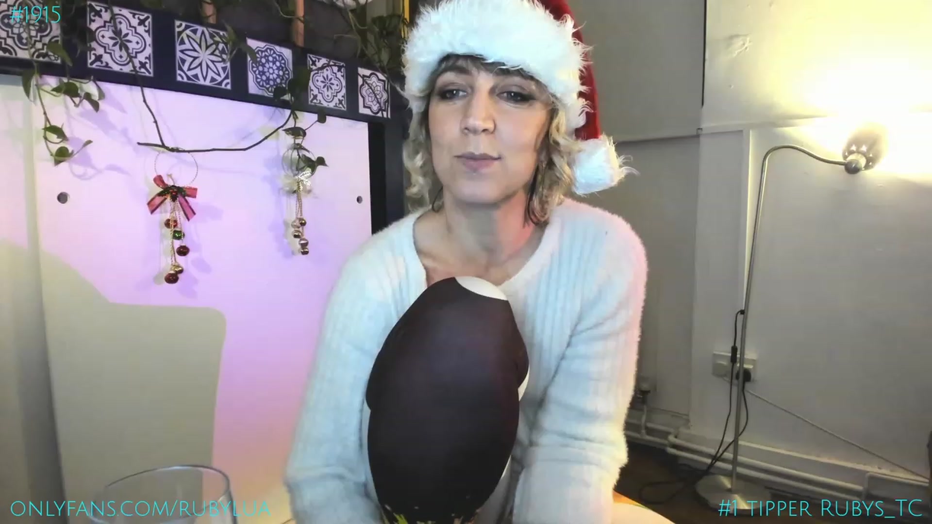 Gallery image thumbnail from Ruby_Lua's myfreecams stream on, 12/17/2023, 23:12 image 10 of 20