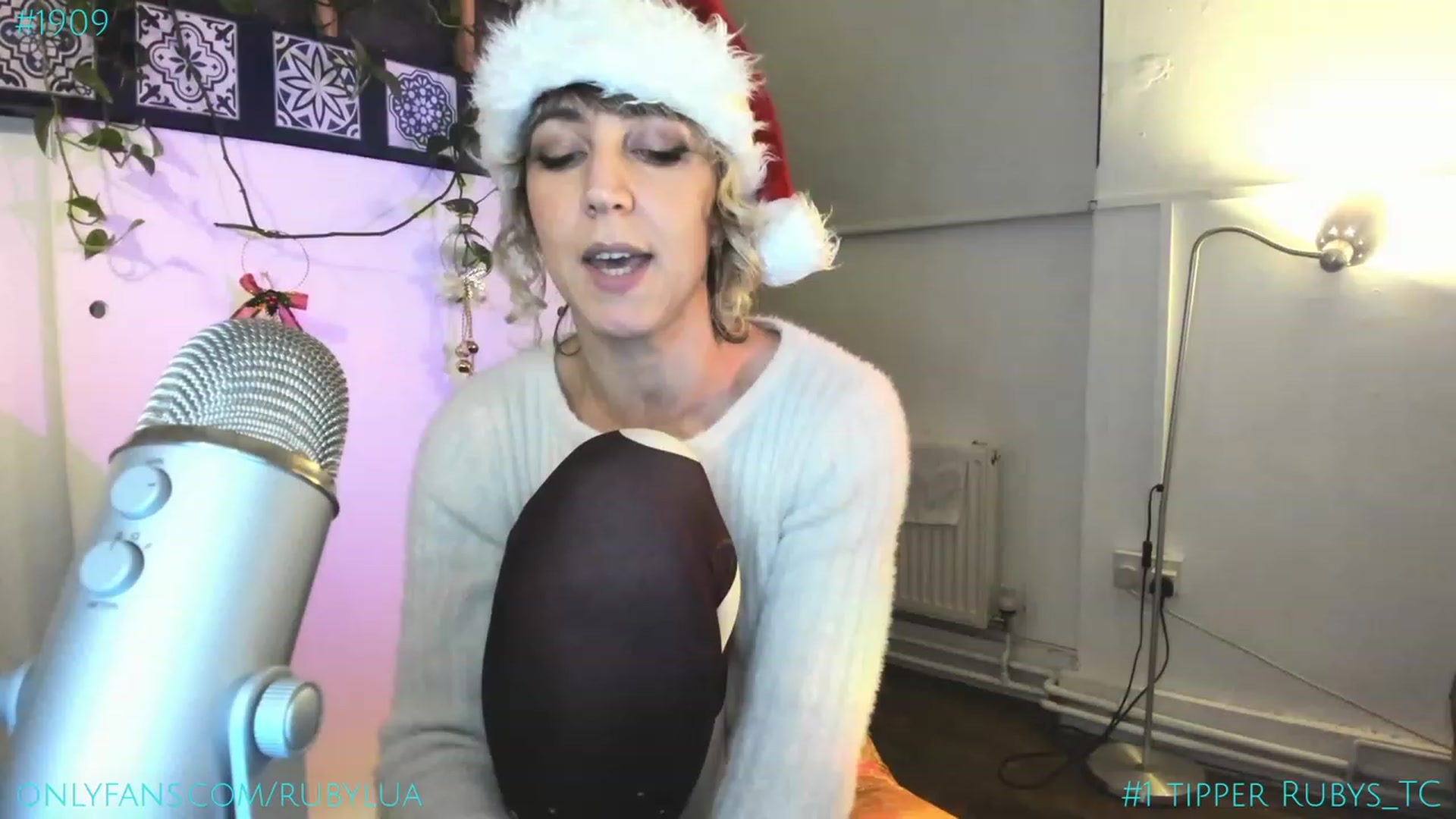 Gallery image thumbnail from Ruby_Lua's myfreecams stream on, 12/17/2023, 23:12 image 13 of 20