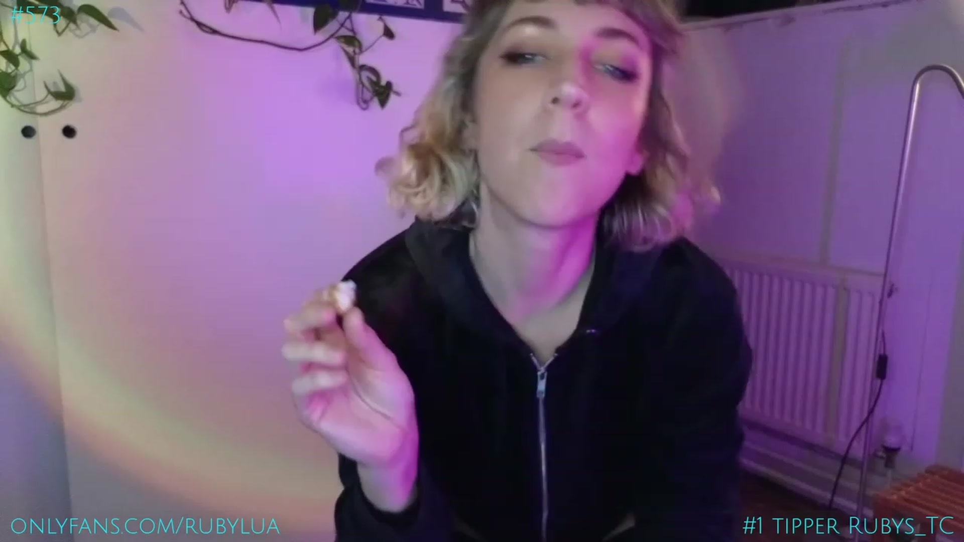 Gallery image thumbnail from Ruby_Lua's myfreecams stream on, 02/09/2024, 21:58 image 15 of 20