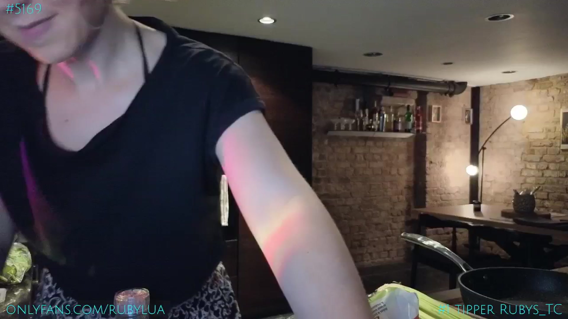 Gallery image thumbnail from Ruby_Lua's myfreecams stream on, 07/19/2024, 19:44 image 18 of 20