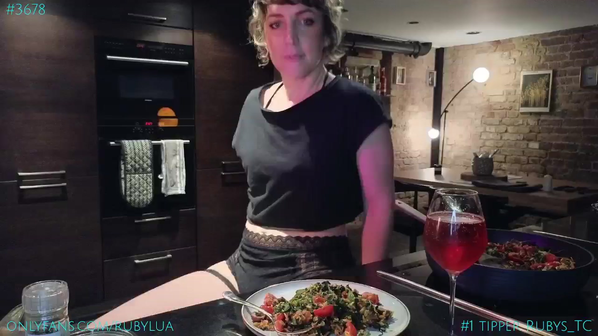 Gallery image thumbnail from Ruby_Lua's myfreecams stream on, 07/19/2024, 23:17 image 11 of 20