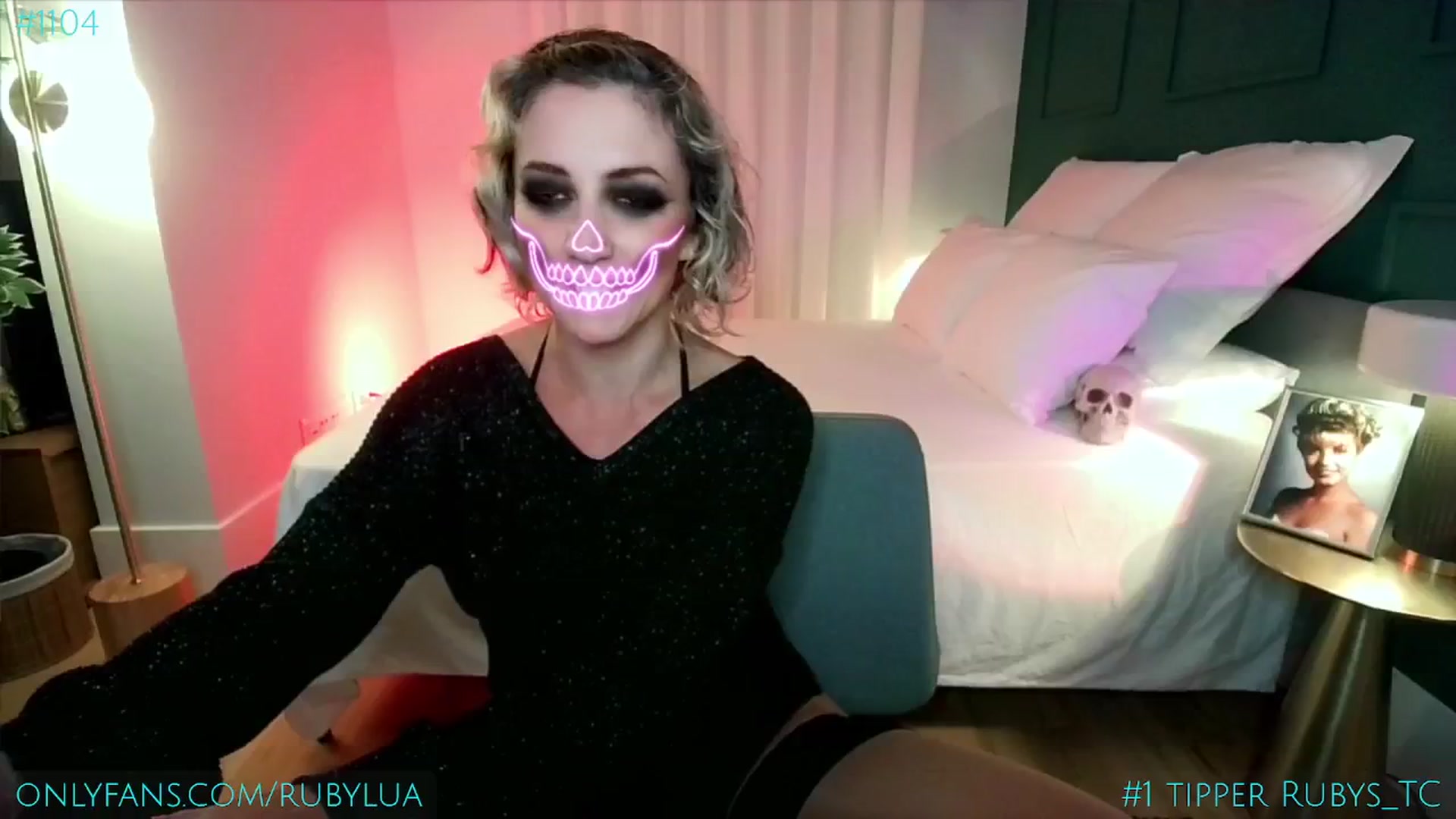 Gallery image thumbnail from Ruby_Lua's myfreecams stream on, 10/25/2024, 22:32 image 7 of 20