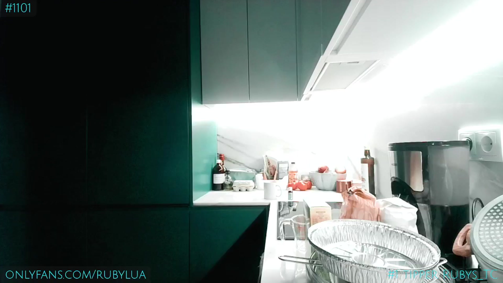 Gallery image thumbnail from Ruby_Lua's myfreecams stream on, 10/26/2024, 23:48 image 2 of 20