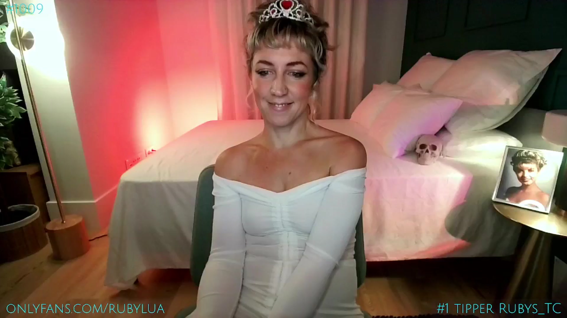Gallery image thumbnail from Ruby_Lua's myfreecams stream on, 10/27/2024, 21:32 image 2 of 20