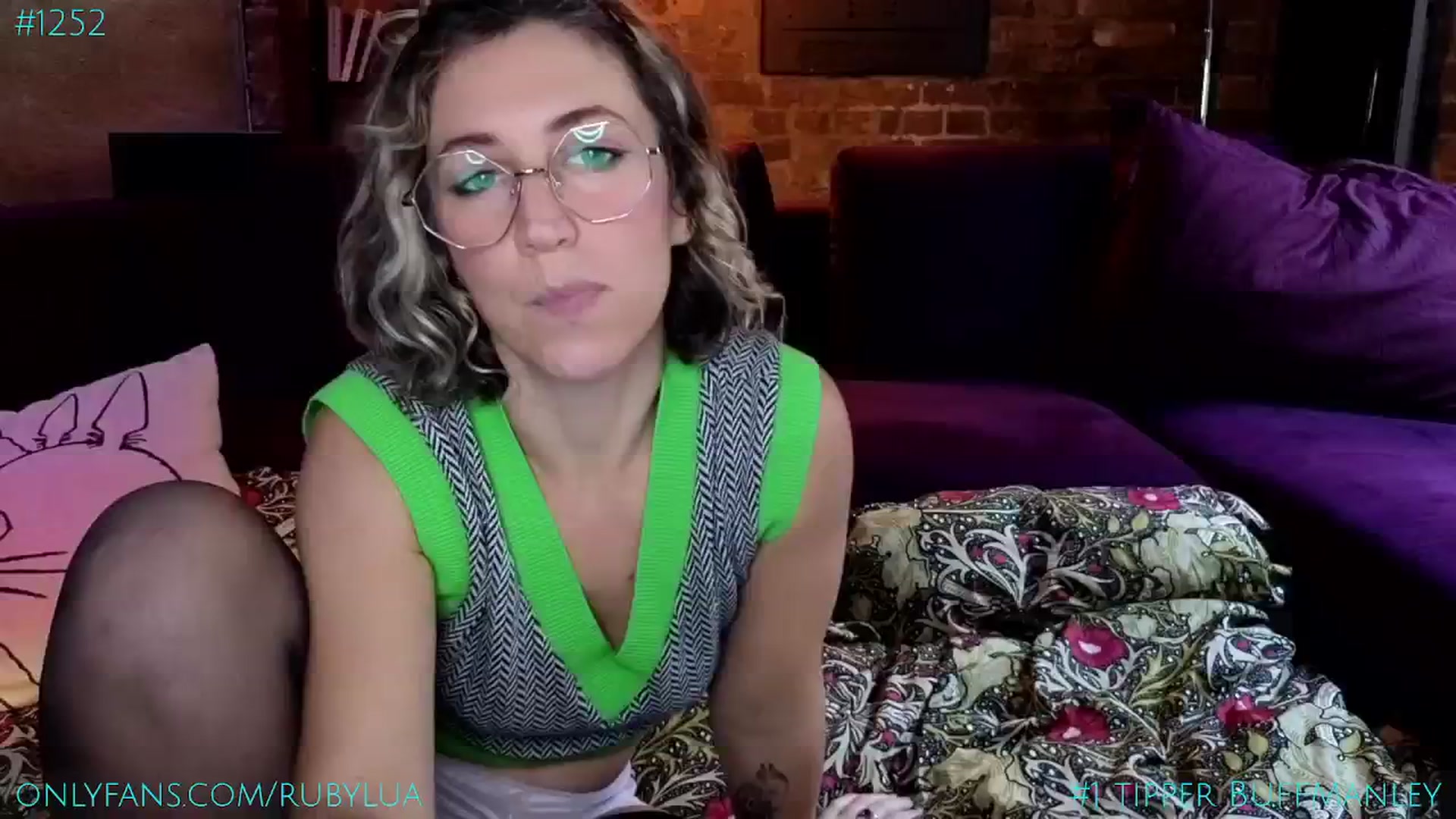 Gallery image thumbnail from Ruby_Lua's myfreecams stream on, 12/04/2024, 14:05 image 8 of 20