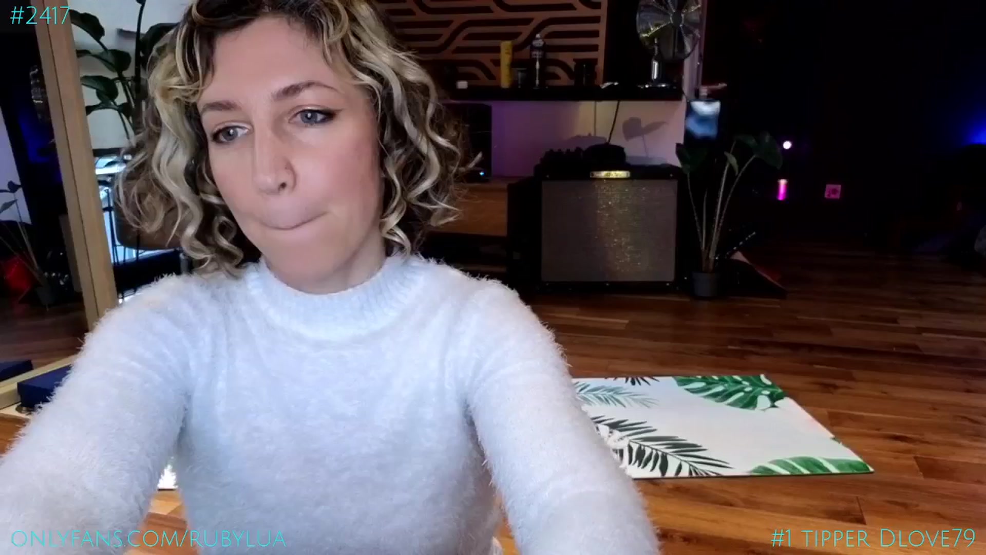 Gallery image thumbnail from Ruby_Lua's myfreecams stream on, 12/10/2024, 13:18 image 1 of 20