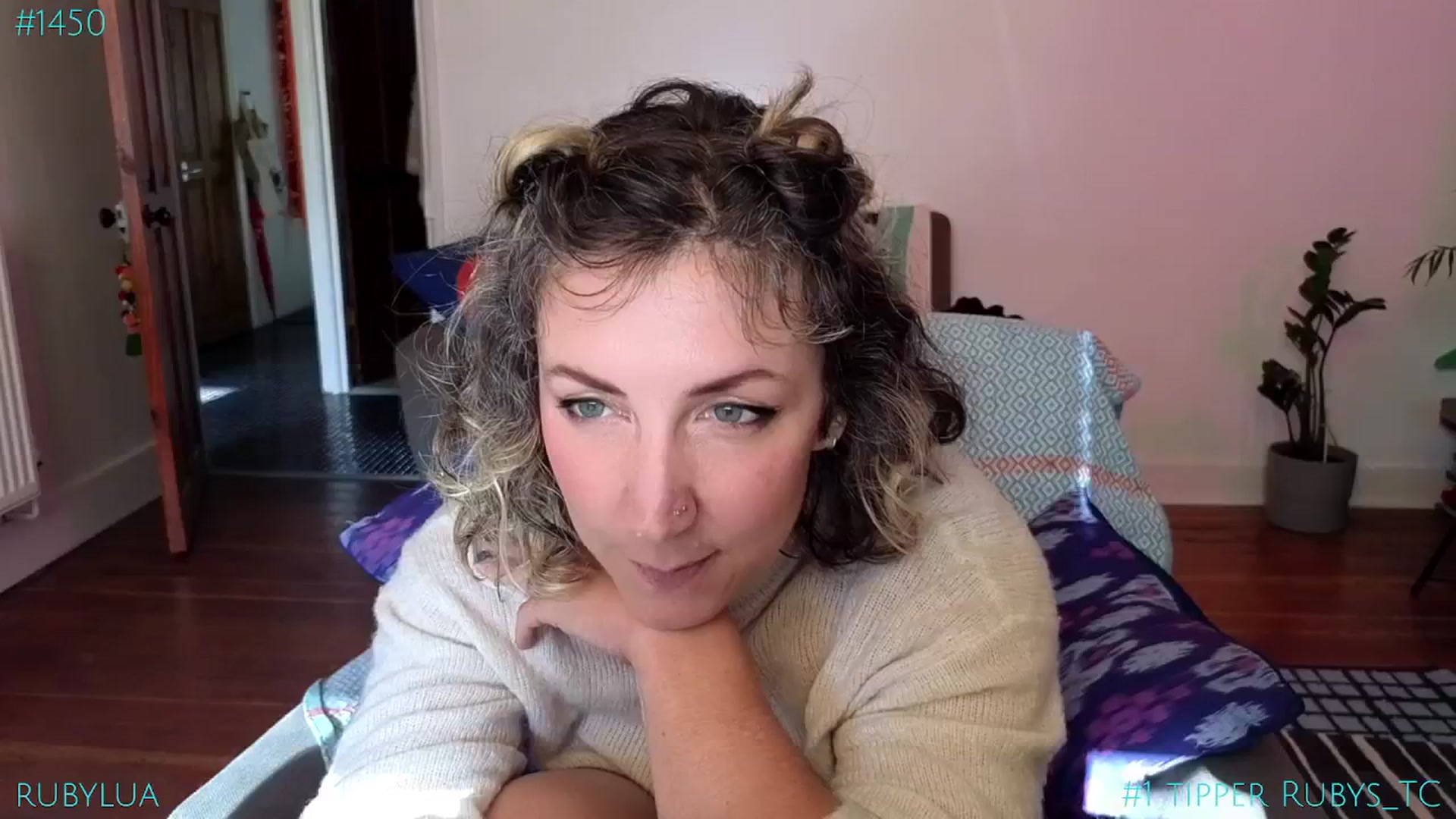 Gallery image thumbnail from Ruby_Lua's myfreecams stream on, 02/06/2025, 13:33 image 2 of 20