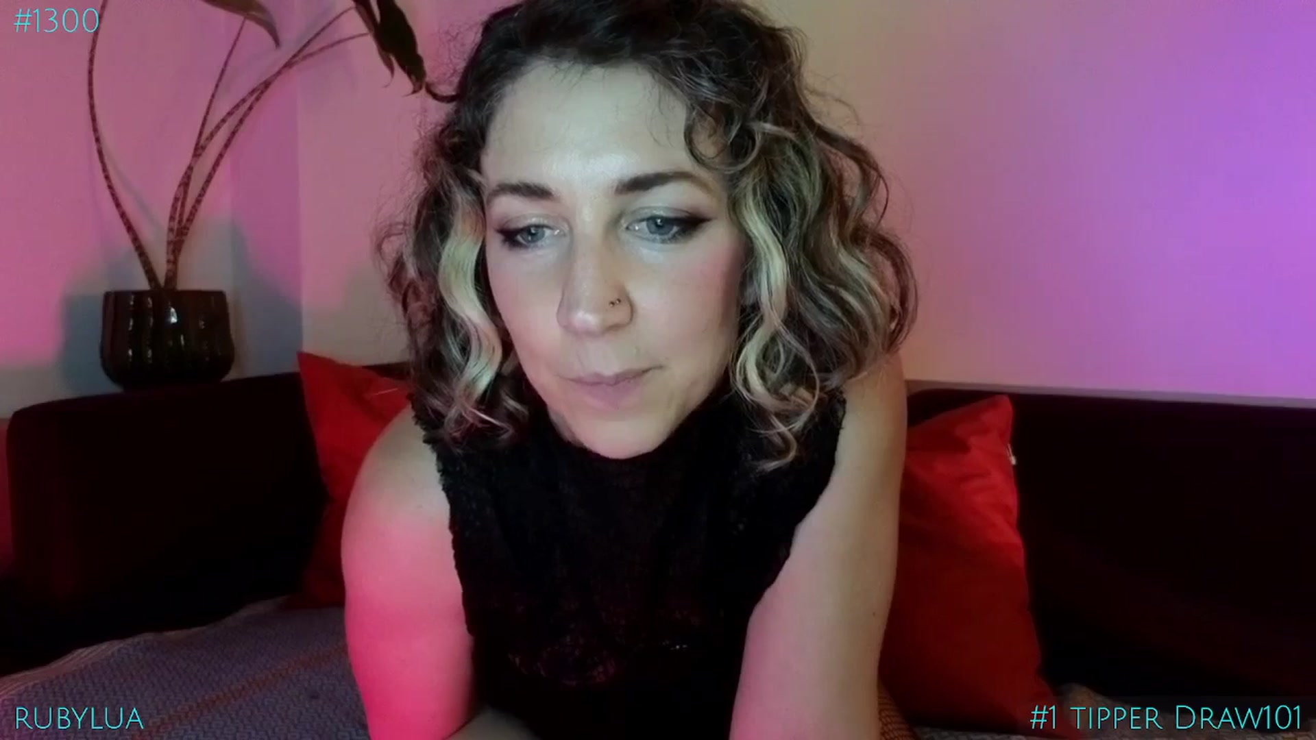 Gallery image thumbnail from Ruby_Lua's myfreecams stream on, 05/09/2025, 23:01 image 10 of 20