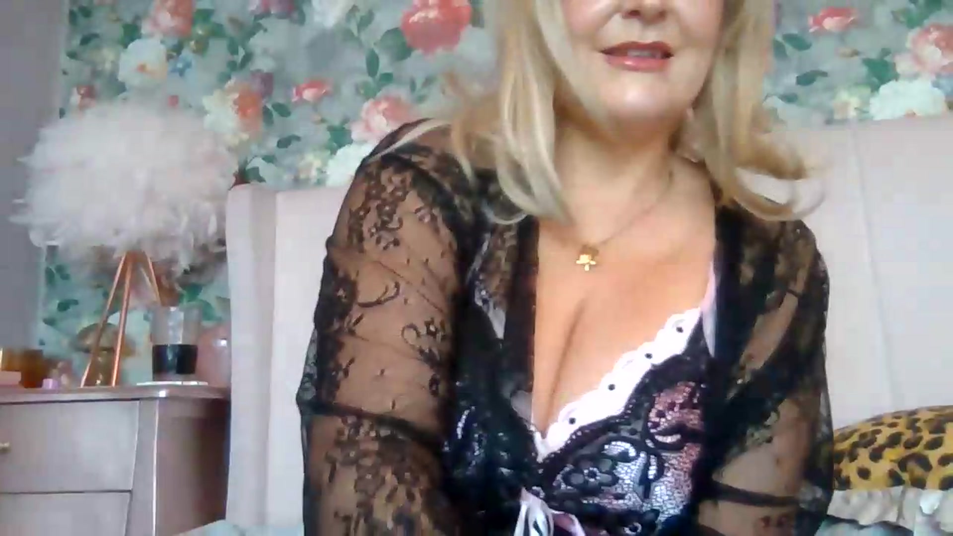 Gallery image thumbnail from Ruby_Rox's myfreecams stream on, 06/19/2026, 12:26 image 18 of 20