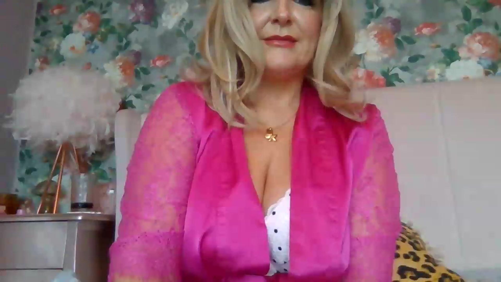 Gallery image thumbnail from Ruby_Rox's myfreecams stream on, 06/19/2026, 13:24 image 10 of 20
