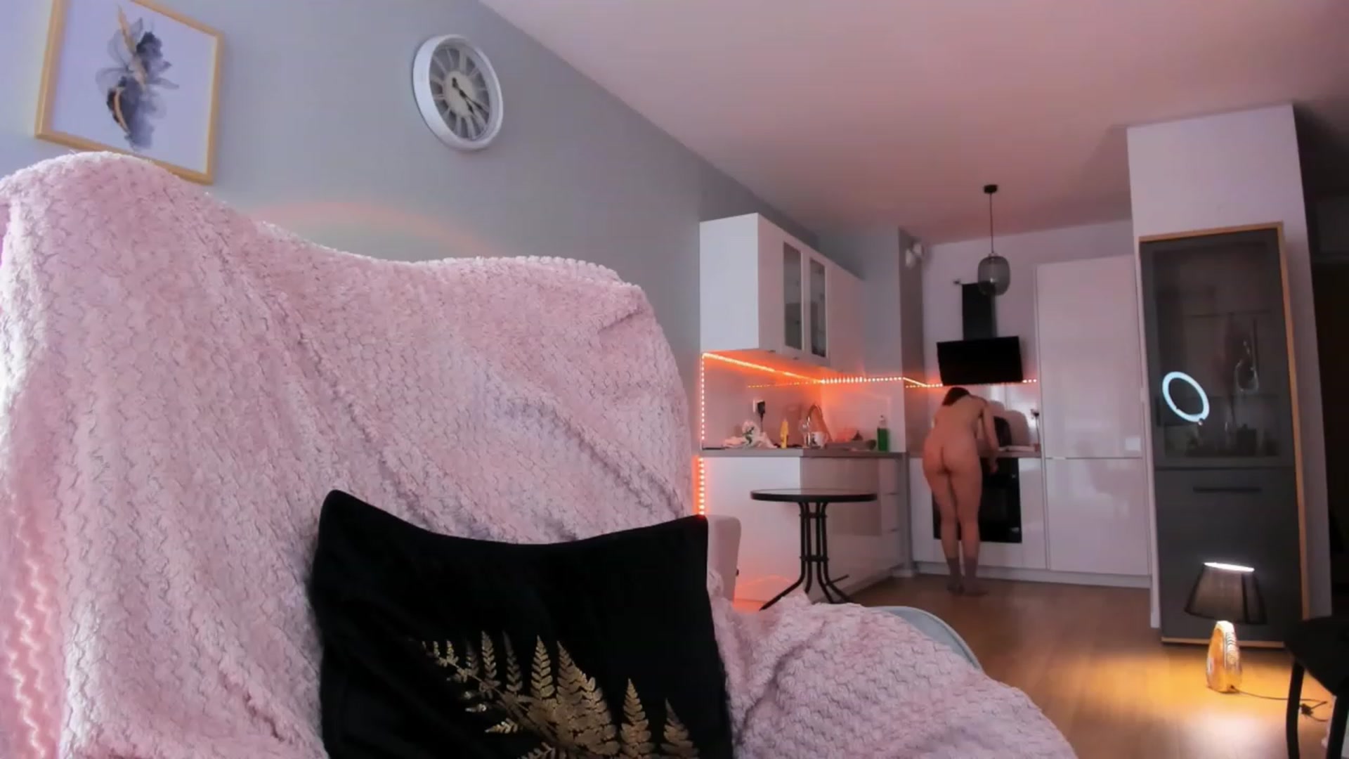 Gallery image thumbnail from Ruby_Wilson's myfreecams stream on, 04/17/2023, 08:45 image 15 of 20