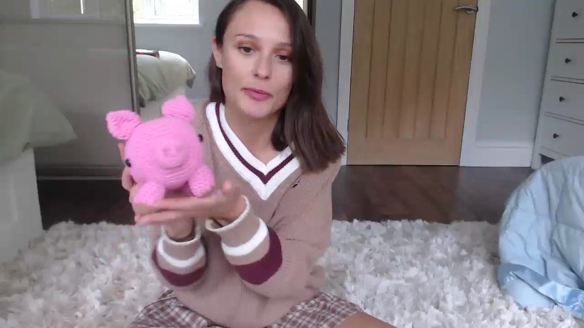 Gallery image thumbnail from Ruby_cutie's myfreecams stream on, 10/17/2024, 16:21 image 6 of 20
