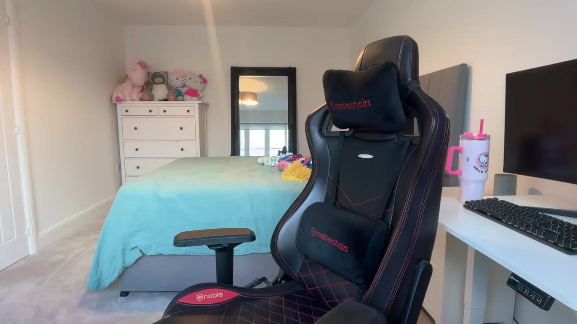 Gallery image thumbnail from Ruby_cutie's myfreecams stream on, 10/31/2025, 16:01 image 17 of 20