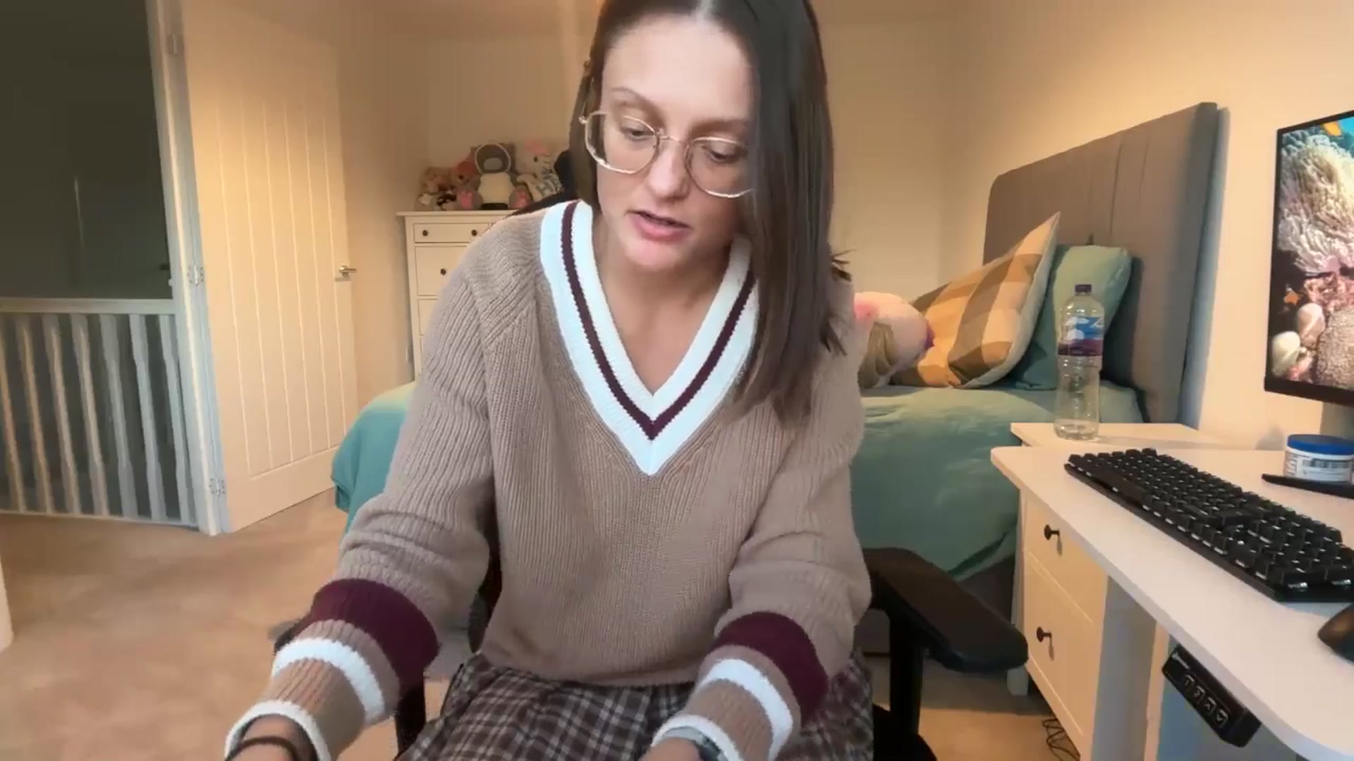 Gallery image thumbnail from Ruby_cutie's myfreecams stream on, 11/18/2025, 16:09 image 11 of 20