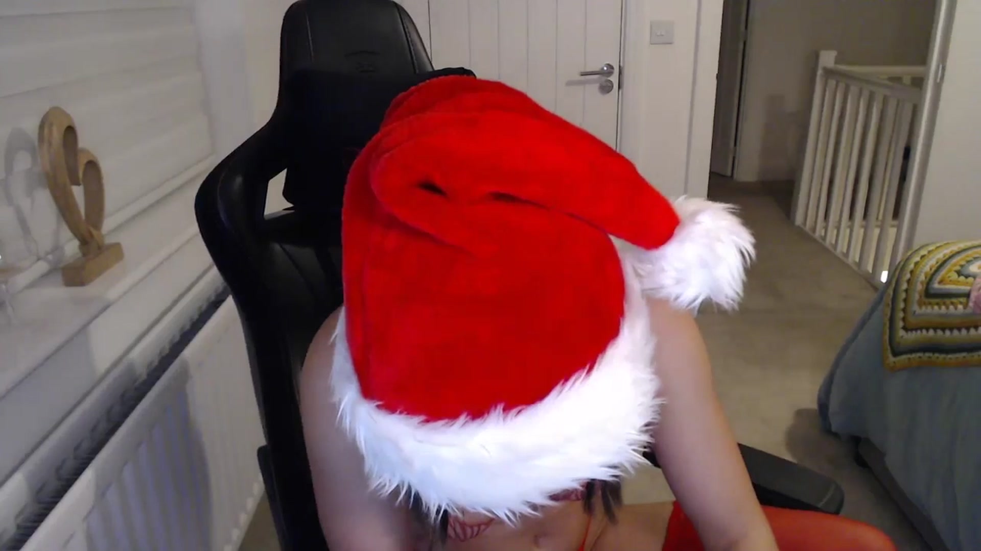 Gallery image thumbnail from Ruby_cutie's myfreecams stream on, 12/15/2025, 24:03 image 7 of 20