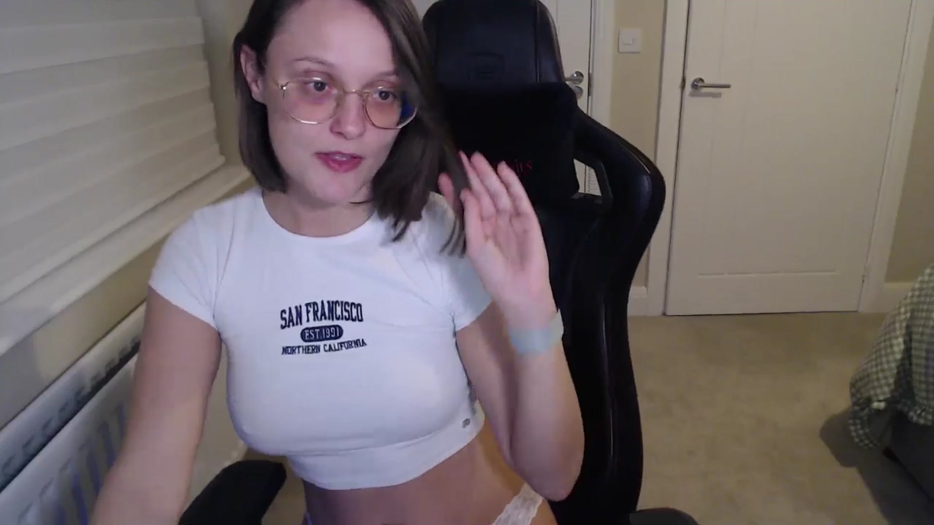 Gallery image thumbnail from Ruby_cutie's myfreecams stream on, 02/18/2026, 24:53 image 8 of 20