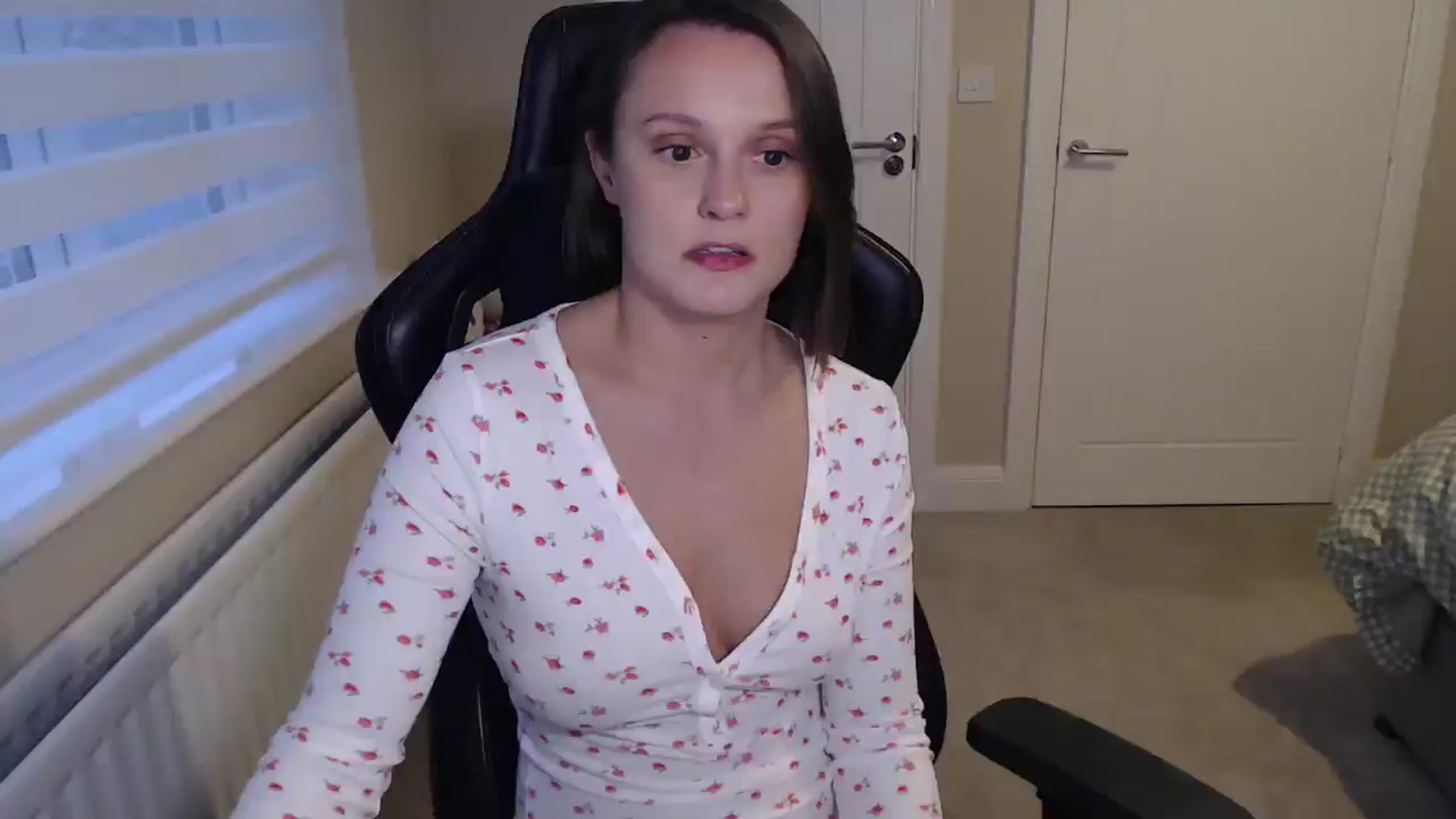 Gallery image thumbnail from Ruby_cutie's myfreecams stream on, 02/19/2026, 17:01 image 19 of 20