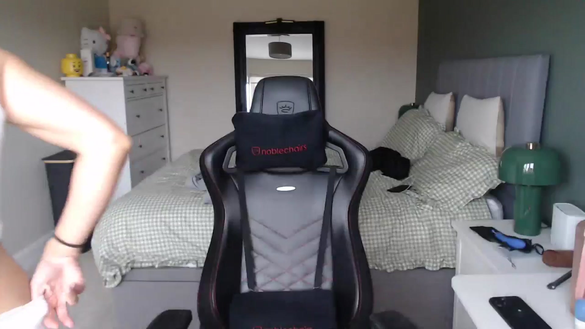 Gallery image thumbnail from Ruby_cutie's myfreecams stream on, 04/14/2026, 16:04 image 9 of 20