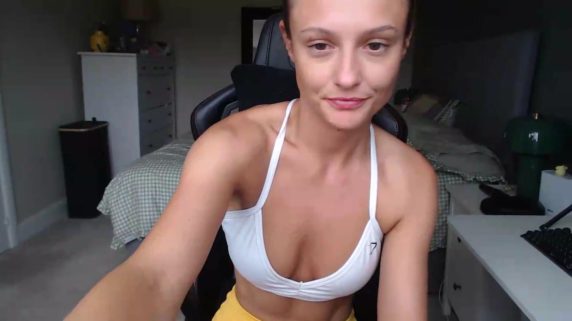 Gallery image thumbnail from Ruby_cutie's myfreecams stream on, 06/29/2026, 15:30 image 8 of 20