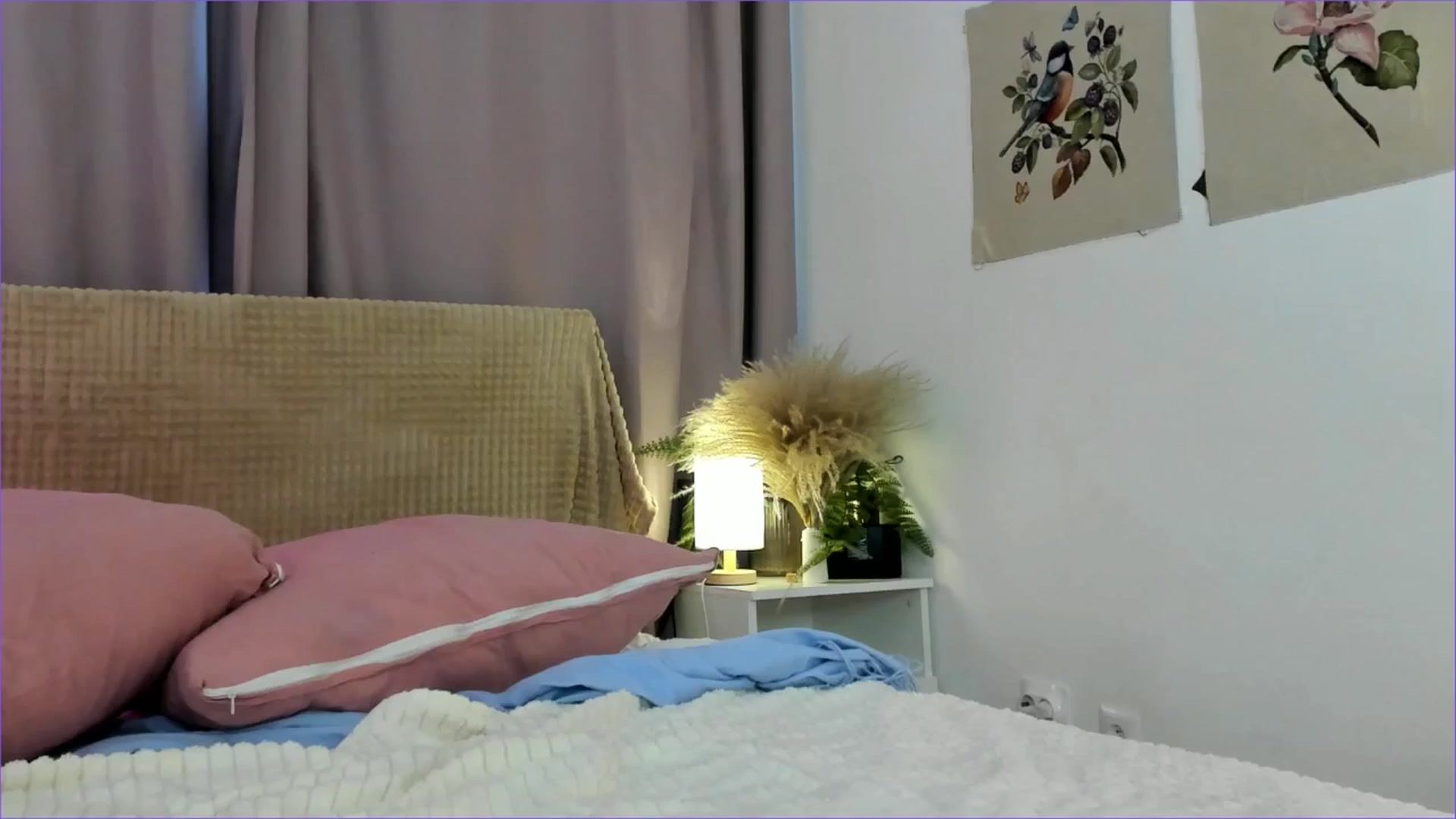 Gallery image thumbnail from Rue_Lane's myfreecams stream on, 05/07/2025, 08:27 image 15 of 20