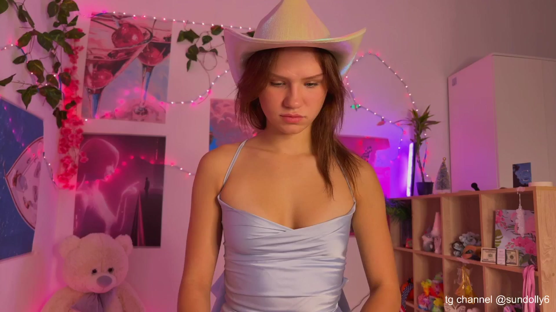 Gallery image thumbnail from Rue_Lane's myfreecams stream on, 11/07/2025, 17:01 image 10 of 20