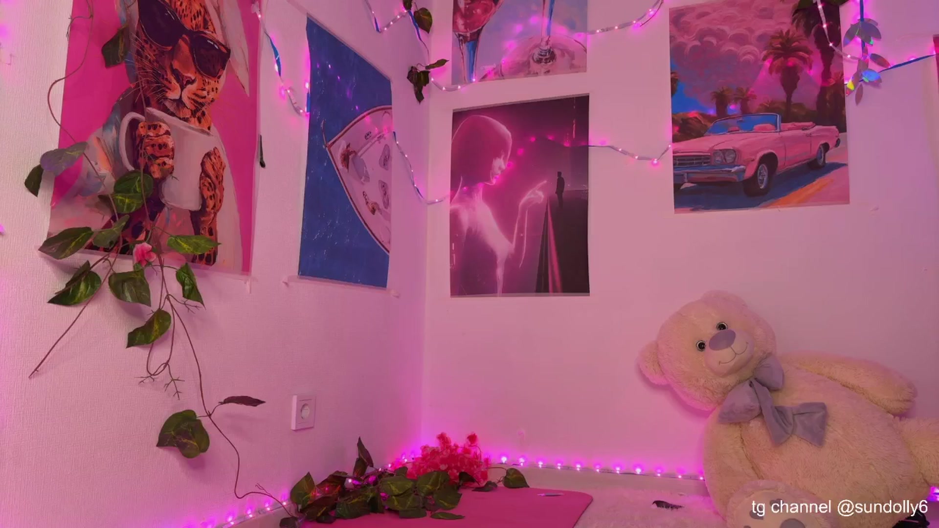 Gallery image thumbnail from Rue_Lane's myfreecams stream on, 11/08/2025, 16:53 image 13 of 20